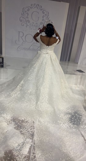 stunning dress and like the princess